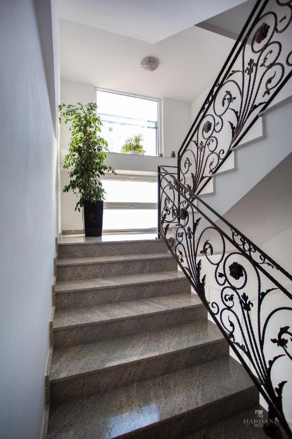 Hotel Dardani Titova Mitrovica Esterno foto