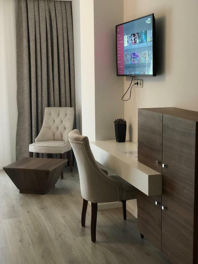 Hotel Dardani Titova Mitrovica Esterno foto